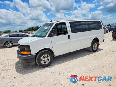 2017 CHEVROLET EXPRESS G2500 1GCWGAFF3H1272538 - główne zdjęcie licytacji z USA - miniatura