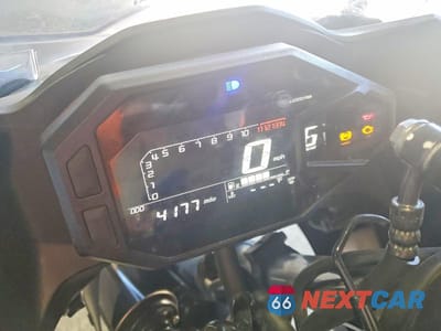 Zdjęcie 7 z 9 samochodu: 2025 KAWASAKI EX500 VIN:ML5EXGG13SDA46911 - miniatura