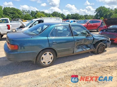 Trzecie zdjęcie samochodu z tyłu: 1996 TOYOTA CAMRY LE V6 VIN:4T1BF12KXTU862033 - miniatura
