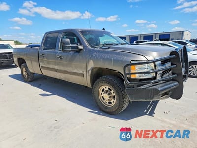 Czwarte zdjęcie samochodu z boku: 2007 CHEVROLET SILVERADO K2500 HEAVY DUTY VIN:1GCHK23607F516701 - miniatura