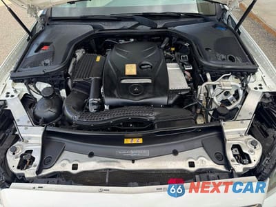 Zdjęcie 8 z 13 samochodu: 2017 MERCEDES-BENZ E 300 VIN:WDDZF4JB5HA048053 - miniatura
