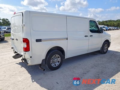 Trzecie zdjęcie samochodu z tyłu: 2020 NISSAN NV 2500 HD SV VIN:1N6BF0KY6LN808660 - miniatura