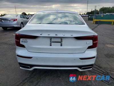 Zdjęcie 6 z 12 samochodu: 2022 VOLVO S60 T8 RECHARGE R-DESIGN EXPRESSIO VIN:7JRBR0FZ1NG174518 - miniatura