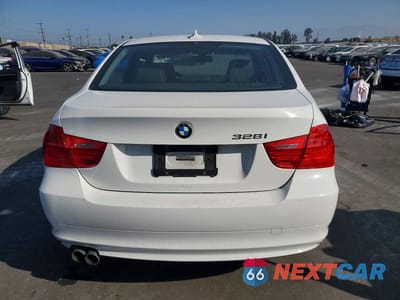 Zdjęcie 6 z 12 samochodu: 2011 BMW 3-SERIES 328I 4D SED VIN:WBAPH5G54BNM80620 - miniatura