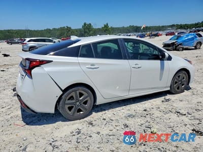 Trzecie zdjęcie samochodu z tyłu: 2021 TOYOTA PRIUS XLE VIN:JTDKAMFU1M3128064 - miniatura