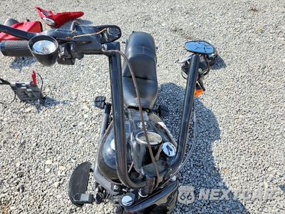 Piąte zdjęcie samochodu w środku: 2017 HARLEY-DAVIDSON FLSTFBS VIN:1HD1JT91XHC018867 - miniatura