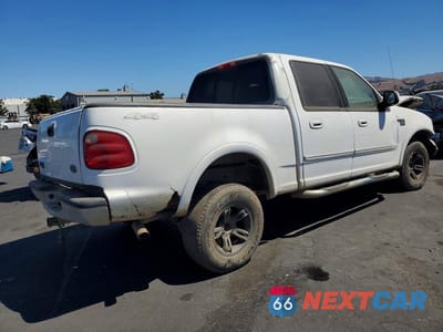 Trzecie zdjęcie samochodu z tyłu: 2002 FORD F150 SUPERCREW VIN:1FTRW08612KB17365 - miniatura