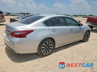 Trzecie zdjęcie samochodu z tyłu: 2018 NISSAN ALTIMA 2.5 SV VIN:1N4AL3AP2JC128948 - miniatura