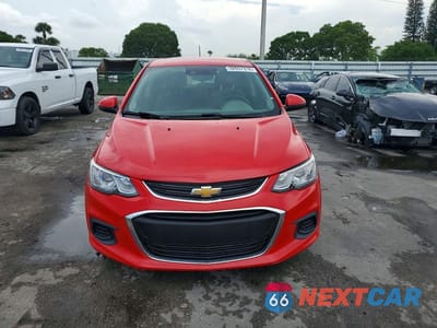 Piąte zdjęcie samochodu w środku: 2020 CHEVROLET SONIC VIN:1G1JG6SB6L4122062 - miniatura