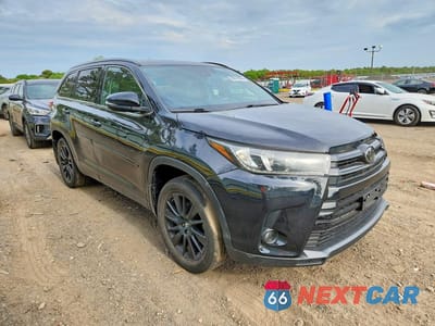 Czwarte zdjęcie samochodu z boku: 2019 TOYOTA HIGHLANDER SE VIN:5TDJZRFH9KS622317 - miniatura