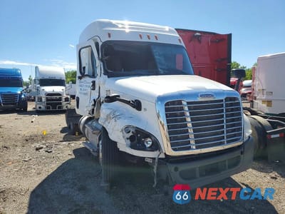 2018 FREIGHTLINER CASCADIA 125 3AKJGLDR7JSJZ4551 - główne zdjęcie licytacji z USA - miniatura