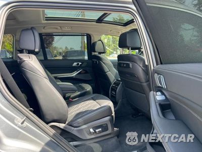 Zdjęcie 6 z 10 samochodu: 2024 BMW X7 XDRIVE40I VIN:5UX23EM00R9S52720 - miniatura