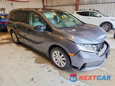 Czwarte zdjęcie samochodu z boku: 2021 HONDA ODYSSEY LX VIN:5FNRL6H28MB009298 - miniatura