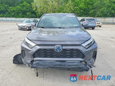Piąte zdjęcie samochodu w środku: 2024 TOYOTA RAV4 SE VIN:JTM16RFV3RJ043975 - miniatura