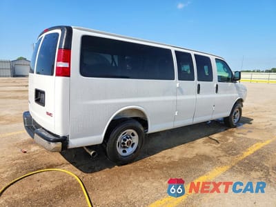 Trzecie zdjęcie samochodu z tyłu: 2026 GMC SAVANA G3500 LT VIN:1GJZ7PF73T1191940 - miniatura