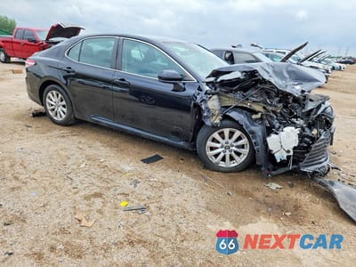 Czwarte zdjęcie samochodu z boku: 2019 TOYOTA CAMRY LE VIN:4T1B11HK9KU173475 - miniatura