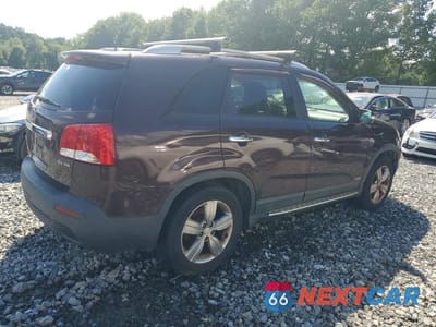 Trzecie zdjęcie samochodu z tyłu: 2013 KIA SORENTO EX VIN:5XYKUDA28DG362615 - miniatura