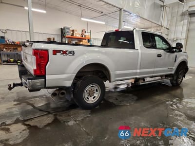 Trzecie zdjęcie samochodu z tyłu: 2017 FORD F250 SUPER DUTY VIN:1FT7X2BT3HEE02638 - miniatura