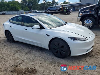 Czwarte zdjęcie samochodu z boku: 2024 TESLA MODEL 3 VIN:5YJ3E1EB1RF846988 - miniatura
