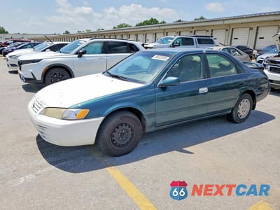 1998 TOYOTA CAMRY LE 4T1BG22K1WU329401 - główne zdjęcie licytacji z USA - miniatura