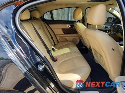 Zdjęcie 10 z 12 samochodu: 2014 JAGUAR XF VIN:SAJWJ0EF6E8U12664 - miniatura