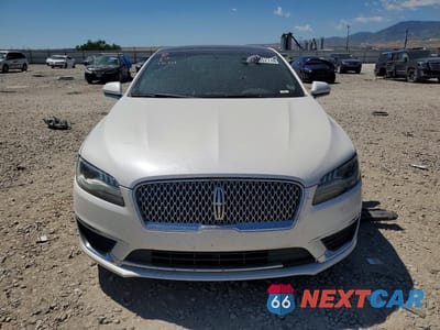 Piąte zdjęcie samochodu w środku: 2017 LINCOLN MKZ HYBRID RESERVE VIN:3LN6L5MUXHR642499 - miniatura