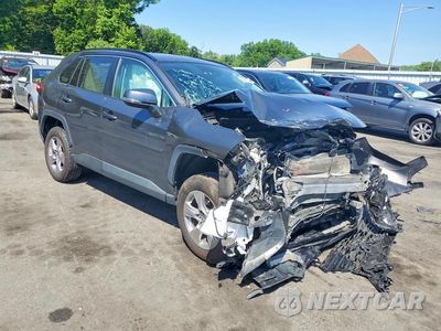Czwarte zdjęcie samochodu z boku: 2023 TOYOTA RAV4 XLE VIN:2T3P1RFV5PC325432 - miniatura