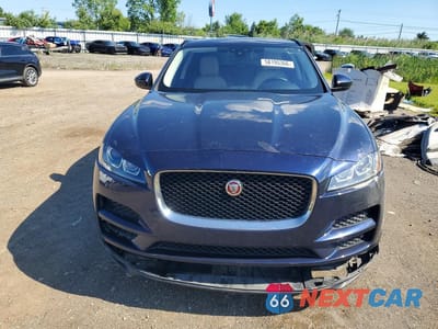 Piąte zdjęcie samochodu w środku: 2017 JAGUAR F-PACE PREMIUM VIN:SADCJ2BV1HA494121 - miniatura