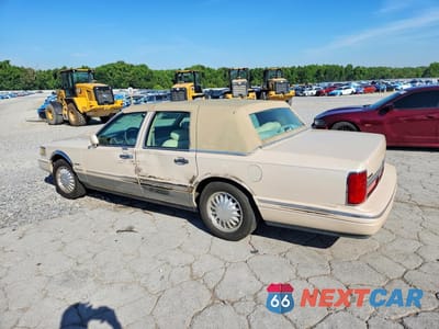 Drugie zdjęcie samochodu z przodu: 1997 LINCOLN TOWN CAR SIGNATURE VIN:1LNLM82WXVY705345 - miniatura