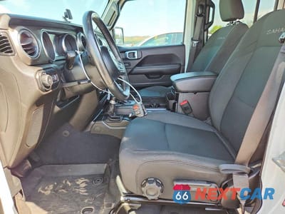 Zdjęcie 7 z 13 samochodu: 2020 JEEP WRANGLER UNLIMITED SAHARA VIN:1C4HJXEN1LW131601 - miniatura