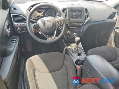 Zdjęcie 8 z 12 samochodu: 2019 JEEP CHEROKEE LATITUDE VIN:1C4PJLCX1KD366535 - miniatura