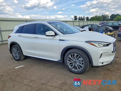 Czwarte zdjęcie samochodu z boku: 2025 INFINITI QX50 LUXE VIN:3PCAJ5BB3SF110347 - miniatura