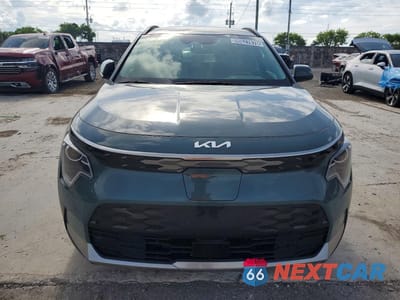 Piąte zdjęcie samochodu w środku: 2024 KIA NIRO WIND VIN:KNDCR3L17R5090465 - miniatura
