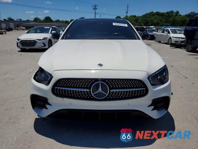 Piąte zdjęcie samochodu w środku: 2021 MERCEDES-BENZ E 350 4MATIC VIN:W1KZF8EB9MB001842 - miniatura