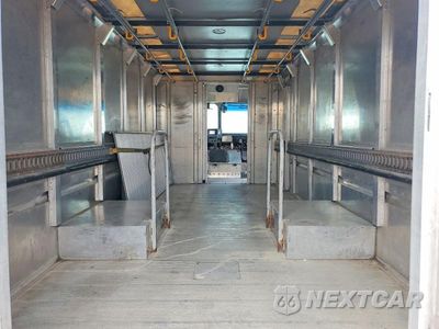 Zdjęcie 10 z 13 samochodu: 2012 WORKHORSE CUSTOM CHASSIS W62 STEP VAN VIN:5B4LFG2E1C3448723 - miniatura