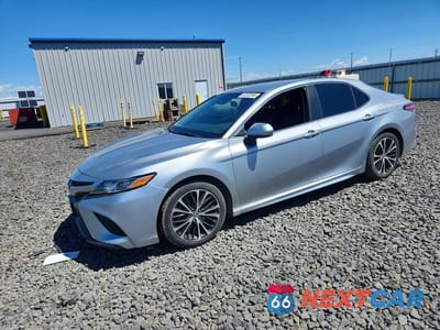 2018 TOYOTA CAMRY SE 4T1B11HK2JU085138 - główne zdjęcie licytacji z USA - miniatura