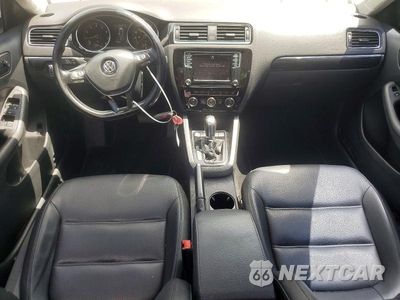 Zdjęcie 8 z 12 samochodu: 2017 VOLKSWAGEN JETTA SEL VIN:3VWL17AJXHM402415 - miniatura
