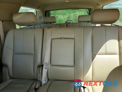 Zdjęcie 10 z 13 samochodu: 2010 CHEVROLET SUBURBAN K1500 LT VIN:1GNUKJE35AR188085 - miniatura