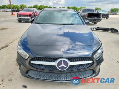 Piąte zdjęcie samochodu w środku: 2022 MERCEDES-BENZ A 220 VIN:W1K3G4EB4NJ351334 - miniatura