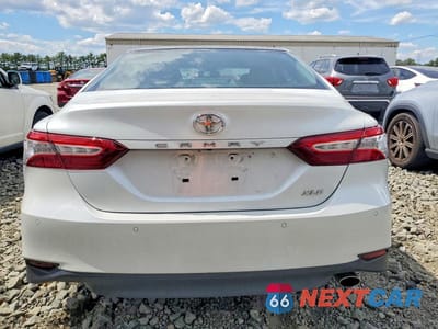 Zdjęcie 6 z 12 samochodu: 2018 TOYOTA CAMRY XLE VIN:4T1B11HK7JU074586 - miniatura