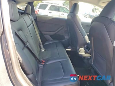 Zdjęcie 10 z 12 samochodu: 2022 TESLA MODEL Y VIN:7SAYGDEE6NA020725 - miniatura