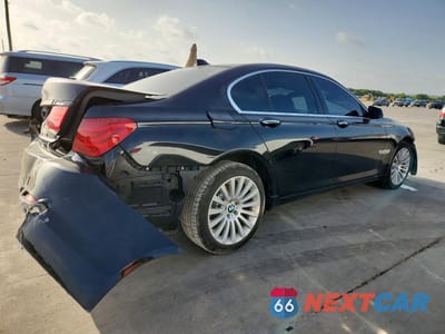 Trzecie zdjęcie samochodu z tyłu: 2012 BMW 750 XI VIN:WBAKC6C51CC396059 - miniatura
