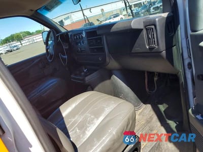 Zdjęcie 8 z 13 samochodu: 2010 CHEVROLET EXPRESS G1500 VIN:1GCUGADX4A1150117 - miniatura