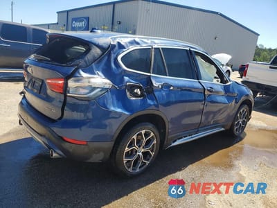 Trzecie zdjęcie samochodu z tyłu: 2021 BMW X1 XDRIVE28I VIN:WBXJG9C05M5S54931 - miniatura