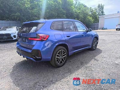 Czwarte zdjęcie samochodu z boku: 2023 BMW X1 XDRIVE28I VIN:WBX73EF03P5W71317 - miniatura