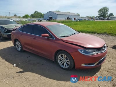Czwarte zdjęcie samochodu z boku: 2015 CHRYSLER 200 LIMITED VIN:1C3CCCAG7FN514462 - miniatura