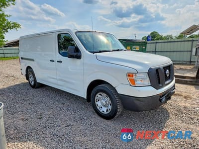 Czwarte zdjęcie samochodu z boku: 2016 NISSAN NV 2500 HD SV VIN:1N6BF0KY8GN806804 - miniatura
