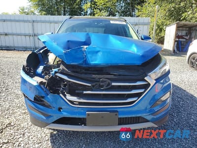 Piąte zdjęcie samochodu w środku: 2018 HYUNDAI TUCSON VALUE VIN:KM8J3CA2XJU778289 - miniatura