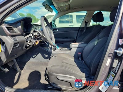 Zdjęcie 7 z 12 samochodu: 2017 KIA OPTIMA LX VIN:5XXGT4L37HG123792 - miniatura