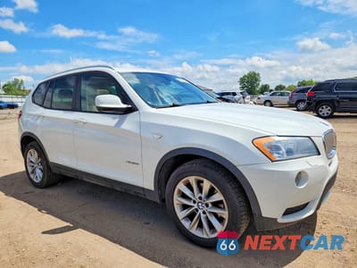 Czwarte zdjęcie samochodu z boku: 2014 BMW X3 XDRIVE28I VIN:5UXWX9C55E0D15449 - miniatura